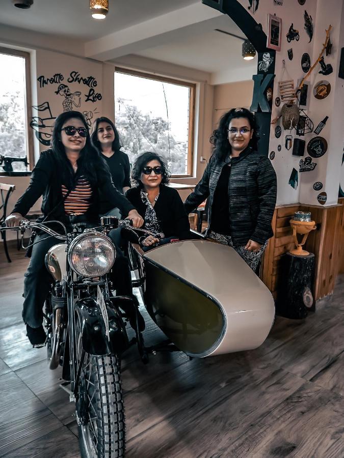 Throttle Shrottle Moto Hostel Manāli Eksteriør billede