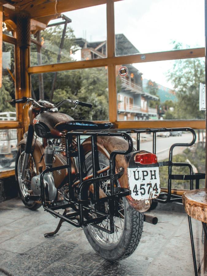 Throttle Shrottle Moto Hostel Manāli Eksteriør billede